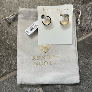 NWT Kendra Scott Henry huggie